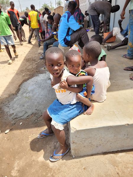 Togo Kinder Baustelle 158.jpg